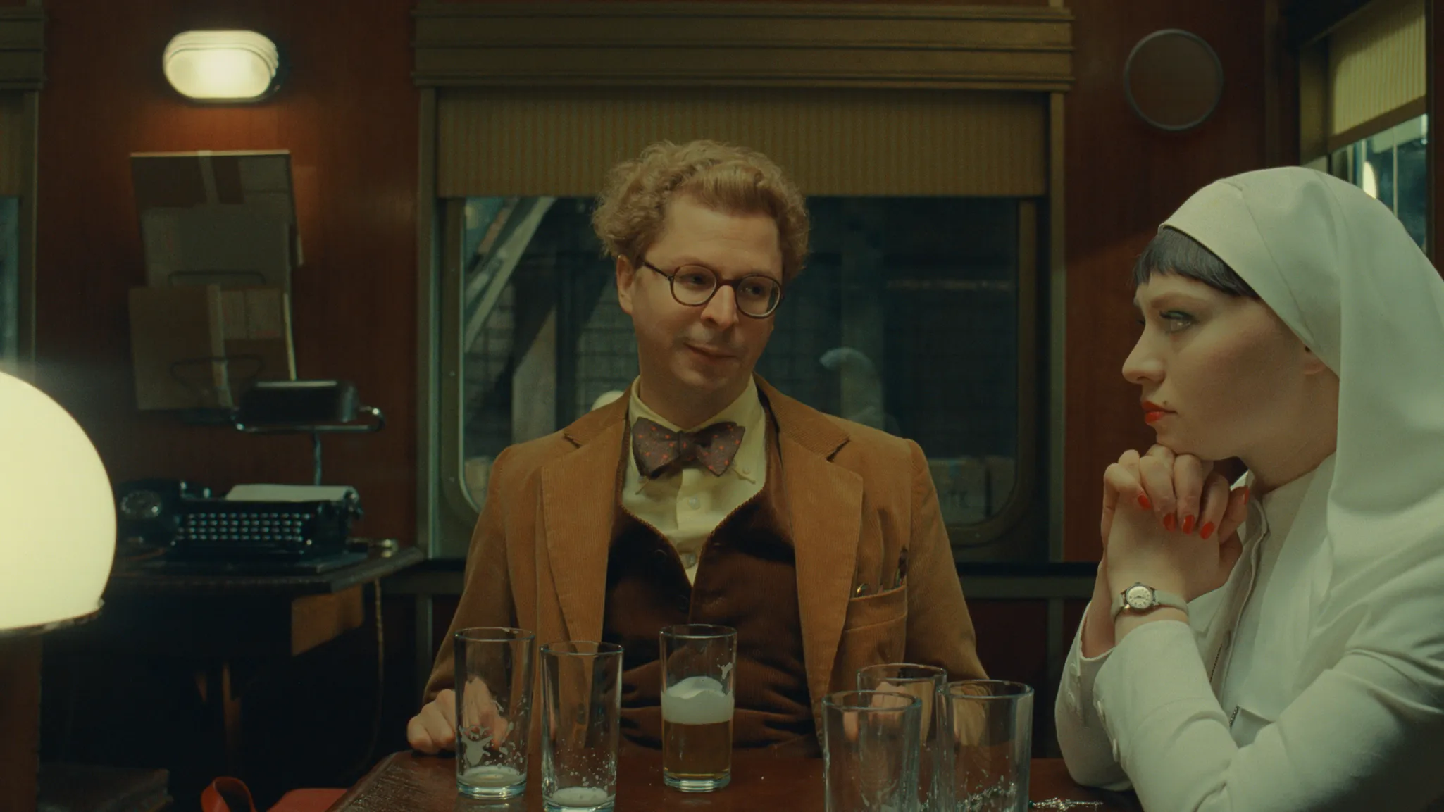 Wes Anderson Willem Dafoe Michael Cera El esquema fenicio Benicio del Toro