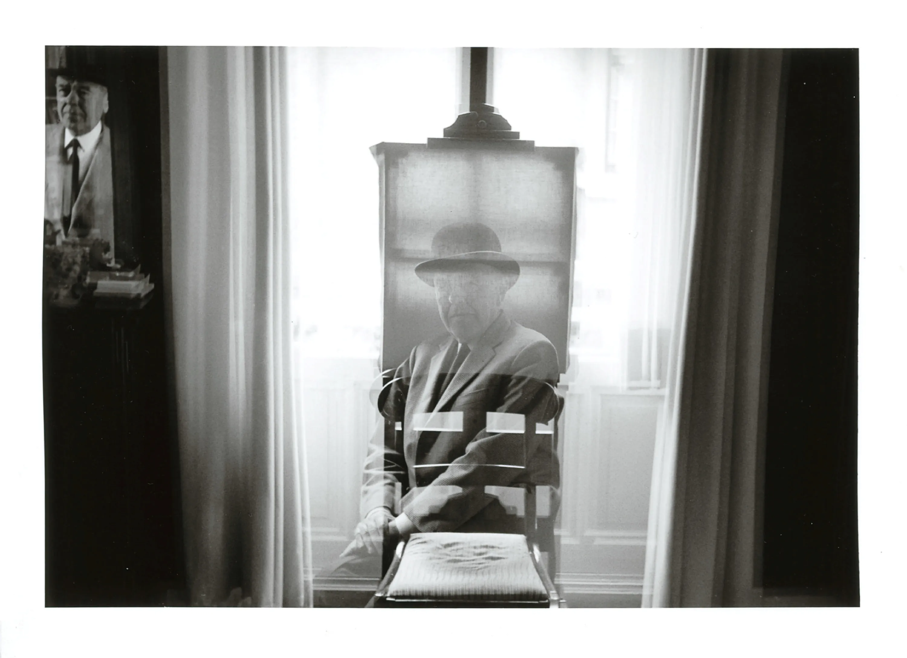 Fotografía de la exposición de Duane Michals, en Fundación Canal