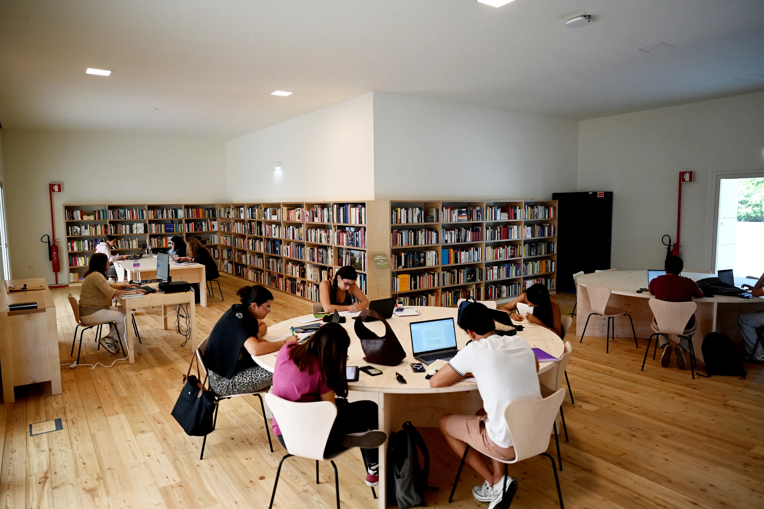 Biblioteca António Mega Ferreira