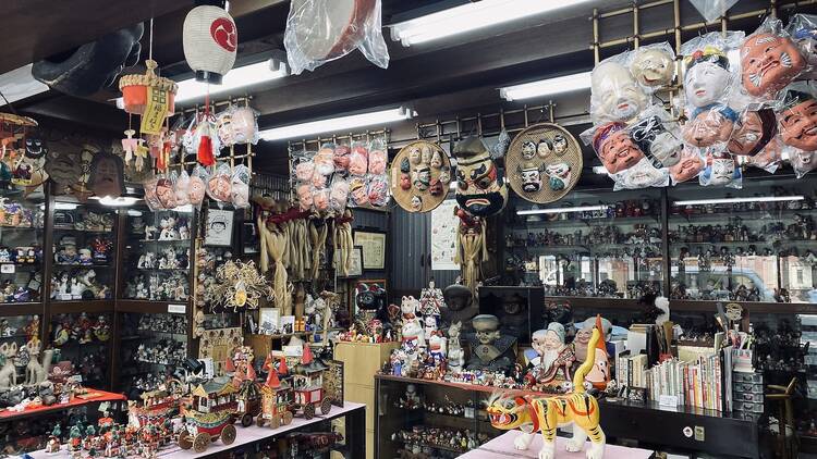 豊かな郷土色にじむ玩具を愛でる。