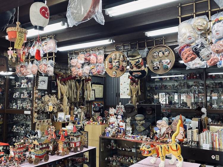 豊かな郷土色にじむ玩具を愛でる。