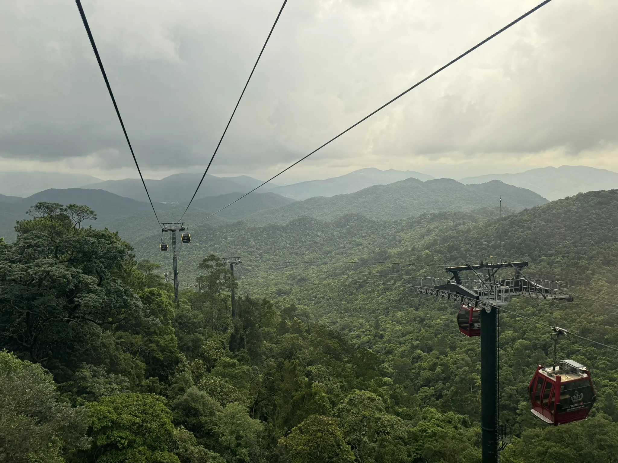 Yen Tu Mountain – cable car view