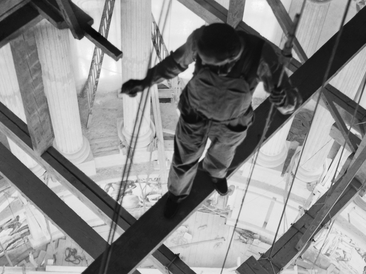 Francesc d’A. Galí pintant la cúpula del Palau Nacional I Col·lecció Xavier Galí