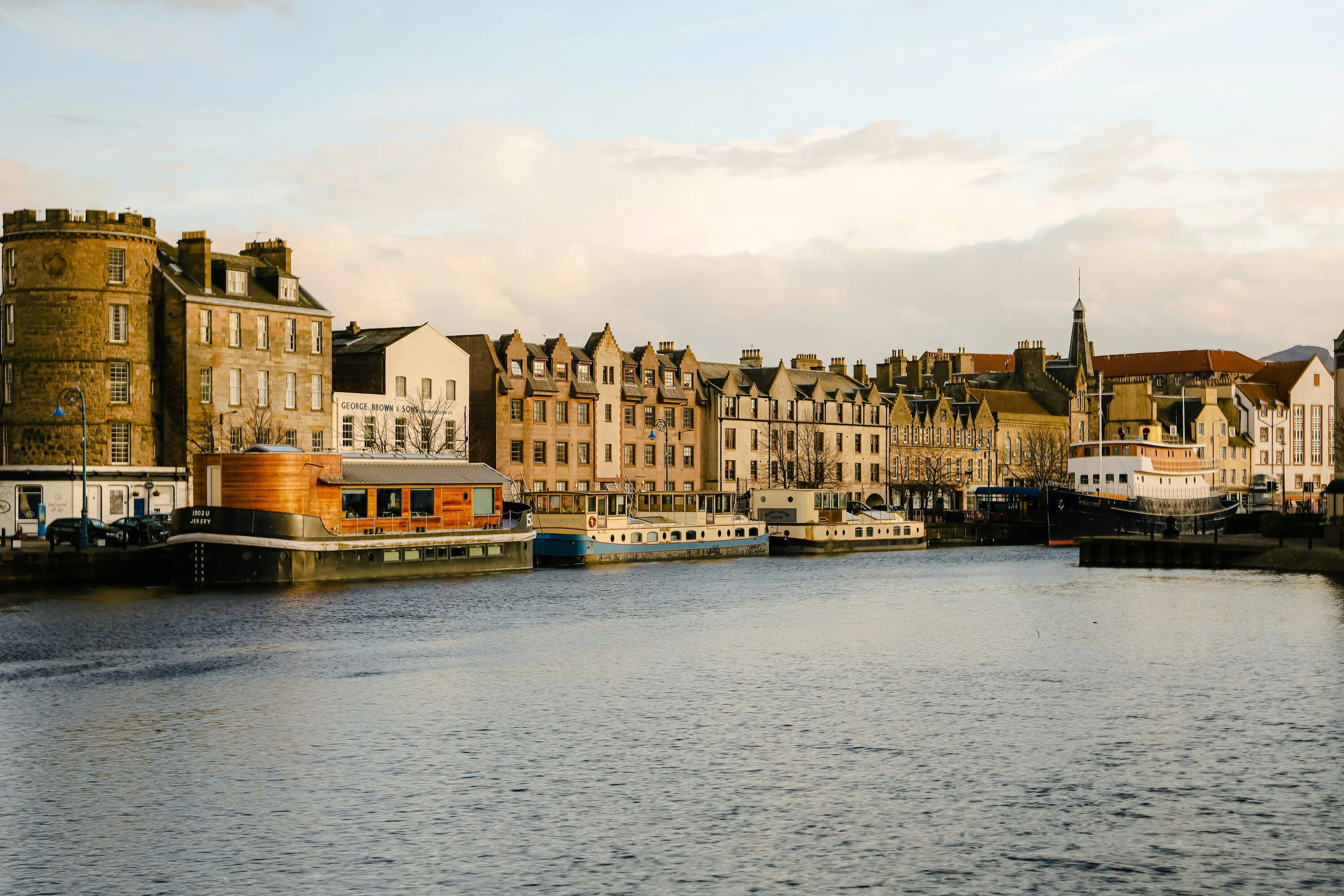 Voici les meilleures villes pour un voyage entre copines, selon Titan Travel
