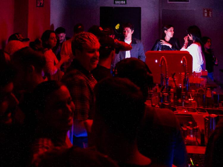 Estos son los bares más originales y curiosos para arrancar la noche en Madrid