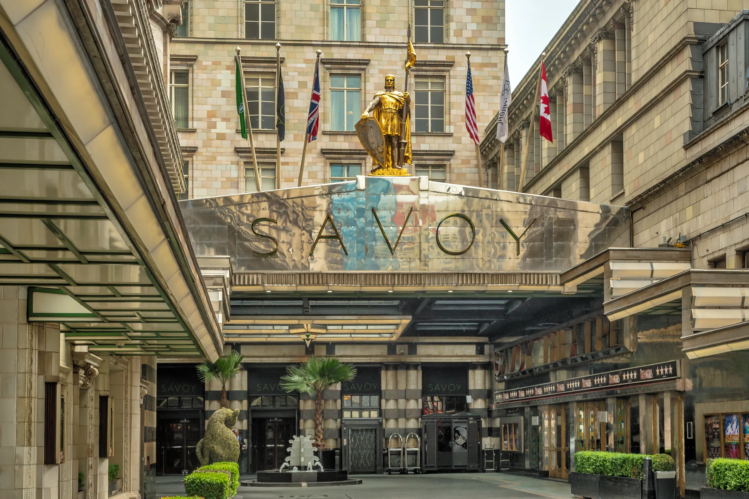 Front entrance of the Savoy Hotel