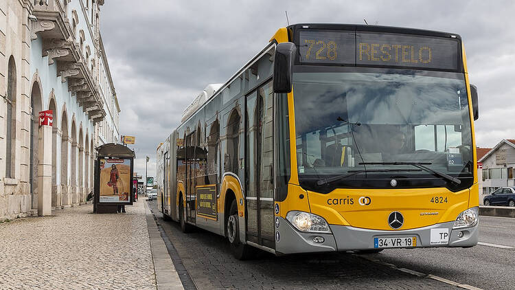 Autocarro da Carris em Santa Apolónia