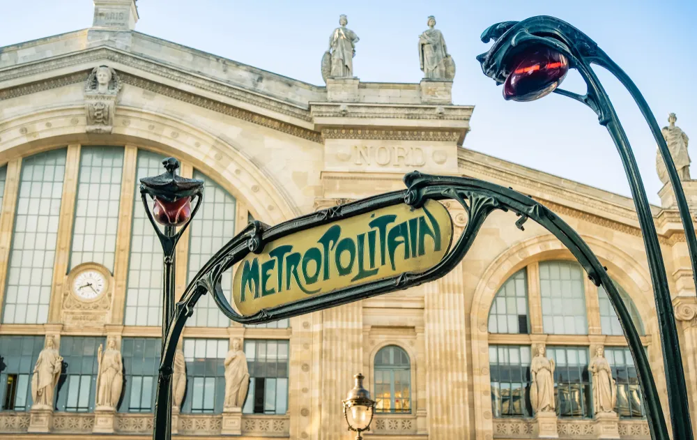 Paris metro sign