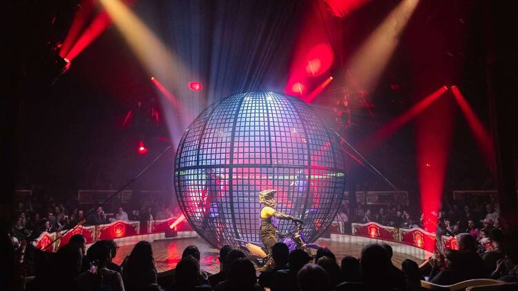 Circo Raluy Legacy - Cyborg (Teatro Circo Price).