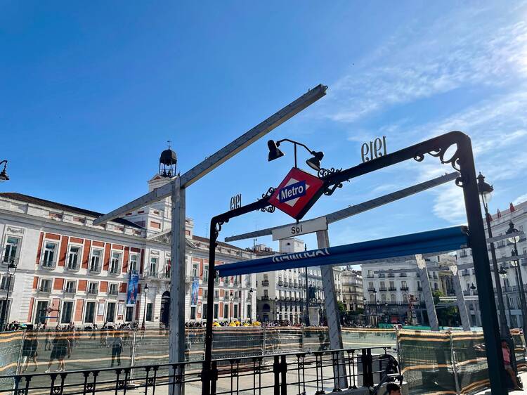 Así lucen los nuevos toldos de la Puerta del Sol: zonas con sombra ante la llegada del calor