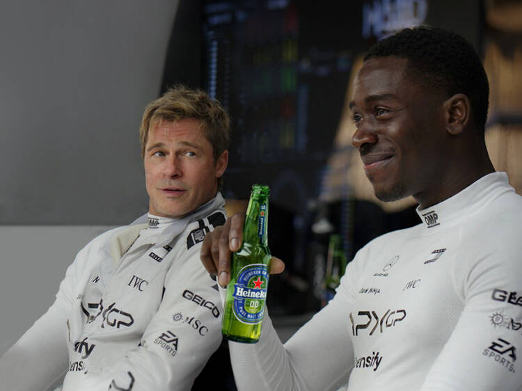 Brad Pitt al volante con una Heineken 0.0: así se une la F1 con el cine
