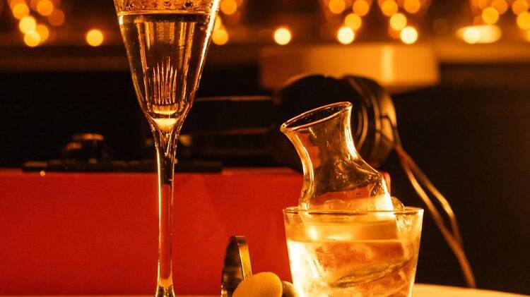 Víctor Audio Bar – 50/50 Martini