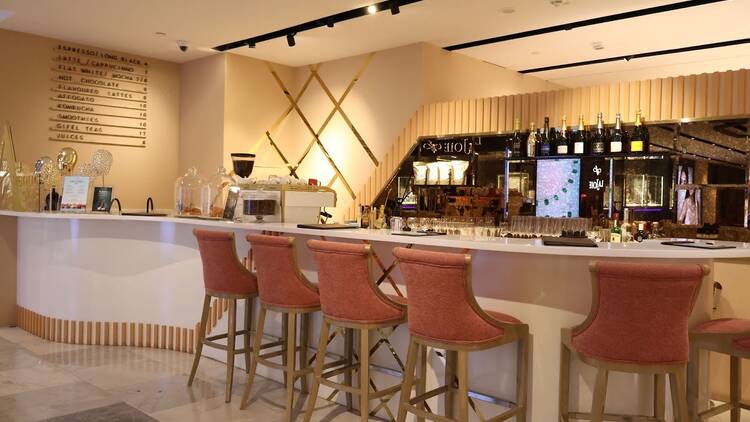 Avenue On 3 Café