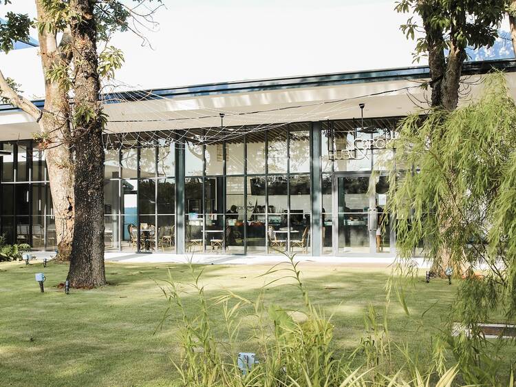 Dine in a glasshouse-like café