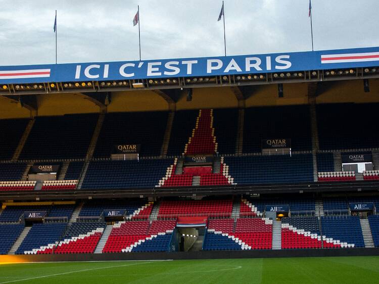Traverser le Parc des Princes en tyrolienne