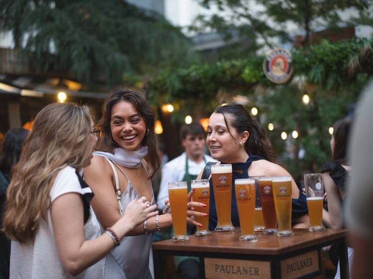 Como en Múnich pero en Madrid: esta terraza secreta se convierte en el templo de la cerveza para los amantes de la Oktoberfest Como en Múnich pero en Madrid: esta terraza secreta se convierte en el templo de la cerveza para los amantes de la Oktoberfest