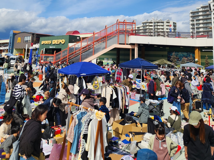 Flea Market at Icora Mall Izumisano