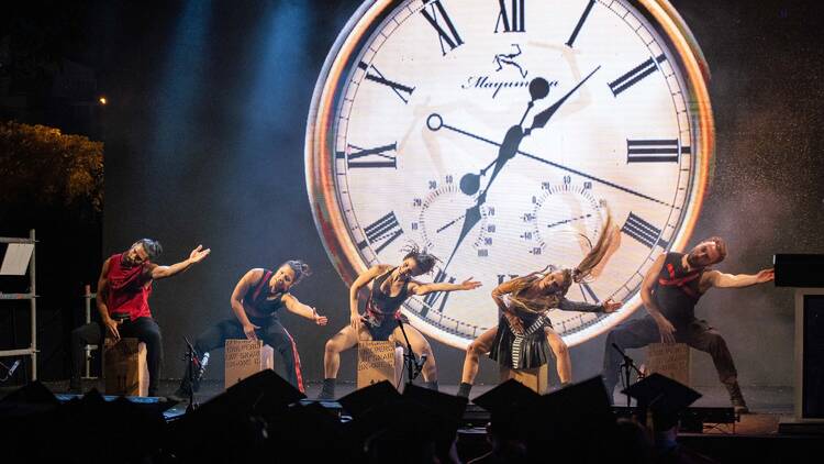 Mayumana: rhythm, light, and energy shaking Buenos Aires