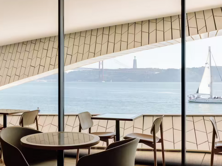 Coma um brunch com vista no MAAT Kitchen