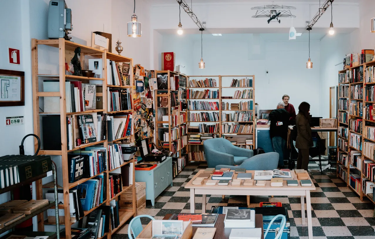 Livraria Stuff Out