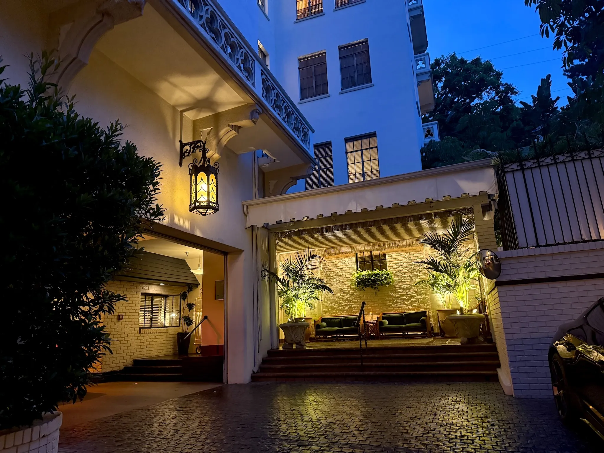 Chateau Marmont driveway