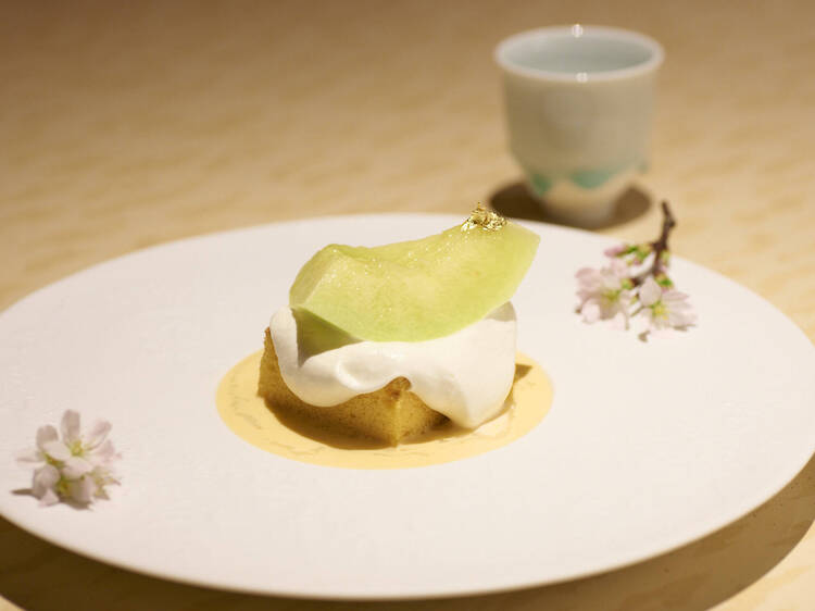 ファンタジーの世界でスイーツを味わう。
