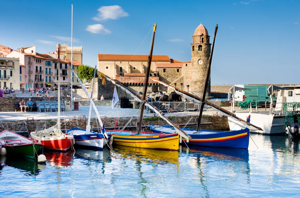 Colliure, l'esglèsia al costat del mar