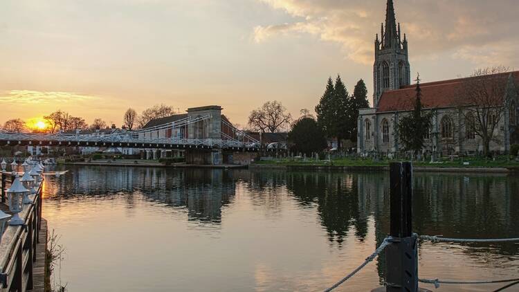 Marlow (54 minutes from London)
