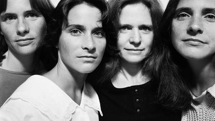 Las Hermanas Brown 1975-2022. Nicholas Nixon (Fundación Mapfre).