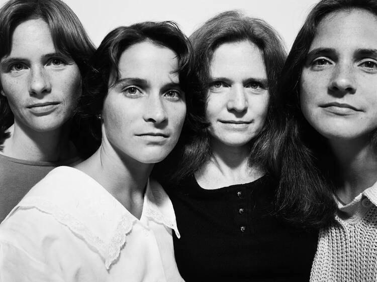Las Hermanas Brown 1975-2022. Nicholas Nixon