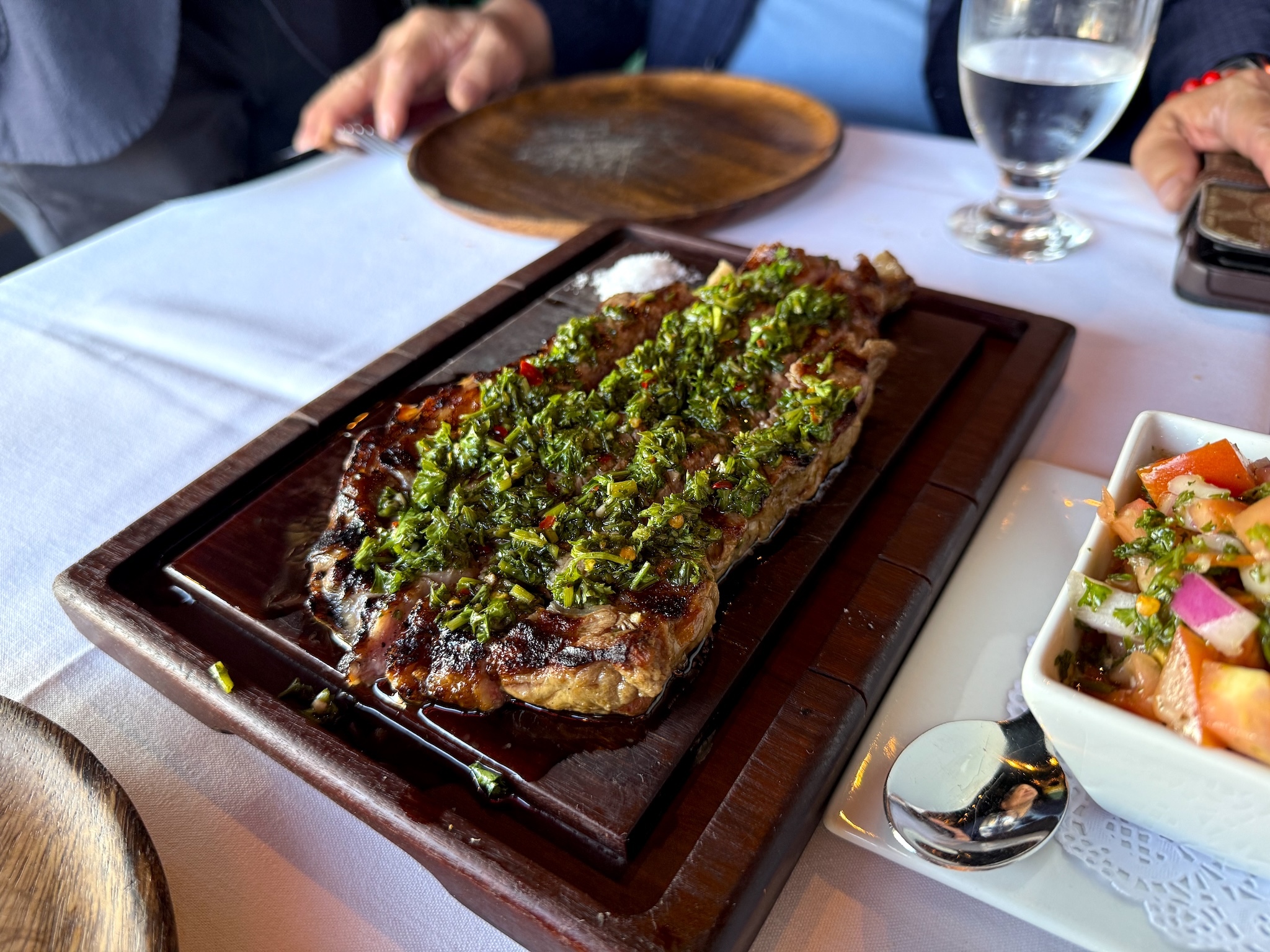 20 Best Steakhouses in Los Angeles for Business Meetings and Dates