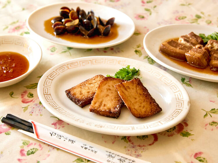 食材にこだわる台湾料理に舌鼓を打つ。