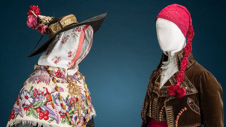 Raíces (Museo del Traje).