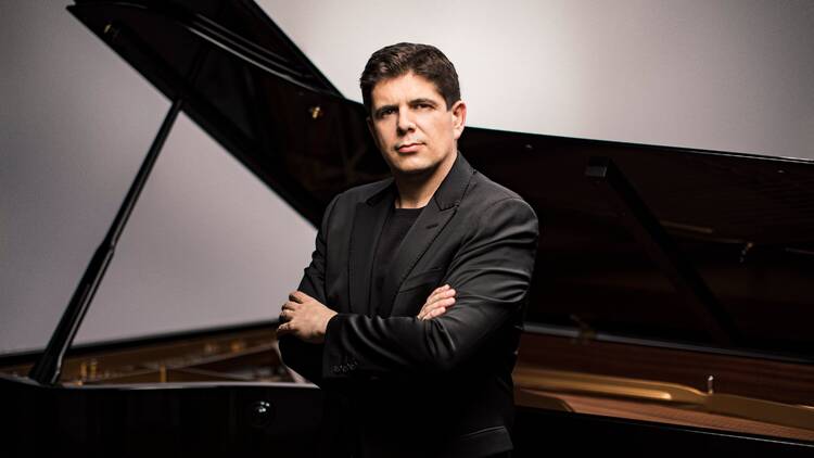 Javier Perianes performs Saint-Saëns
