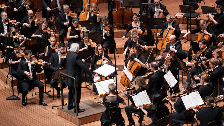 Donald Runnicles conducts Shostakovich's Fifth Symphony