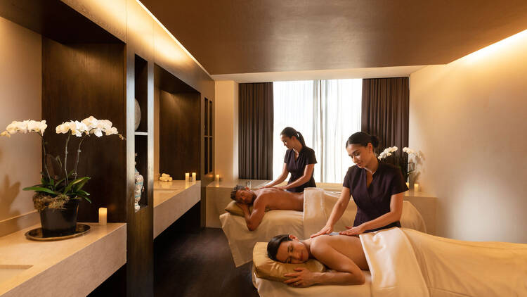 Couples massage