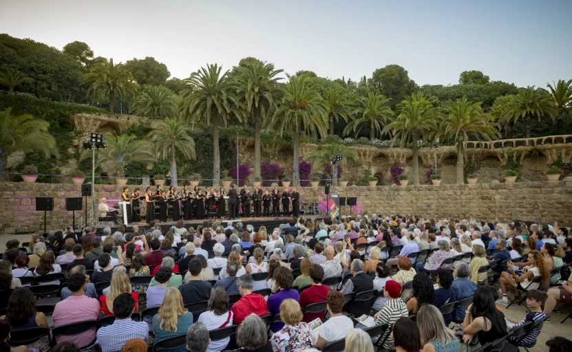 Park G&uuml;ell, cinema, estiu
