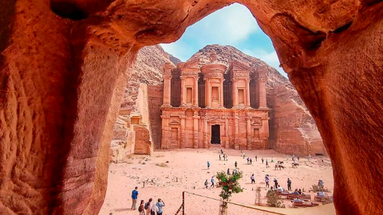 Deir, a Petra, Jordània