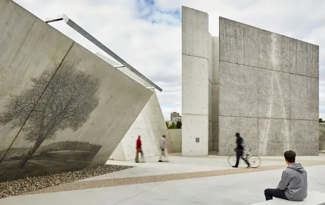 Monument Nacional de l’Holocaust, Canadà