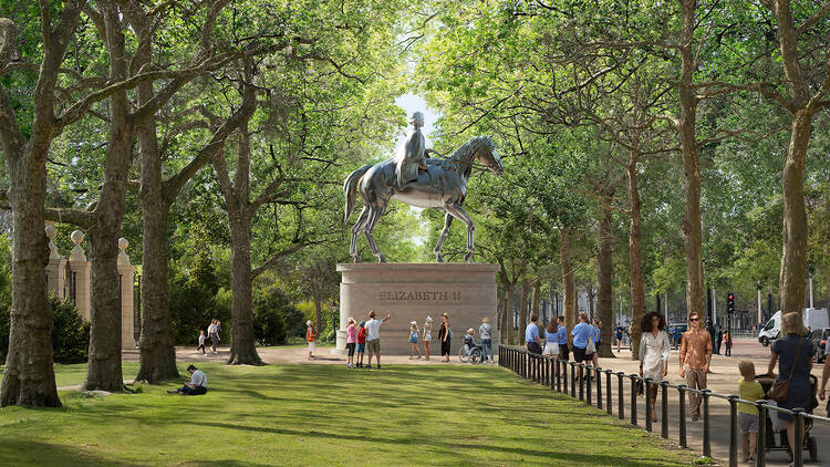 Queen Elizabeth II statue 