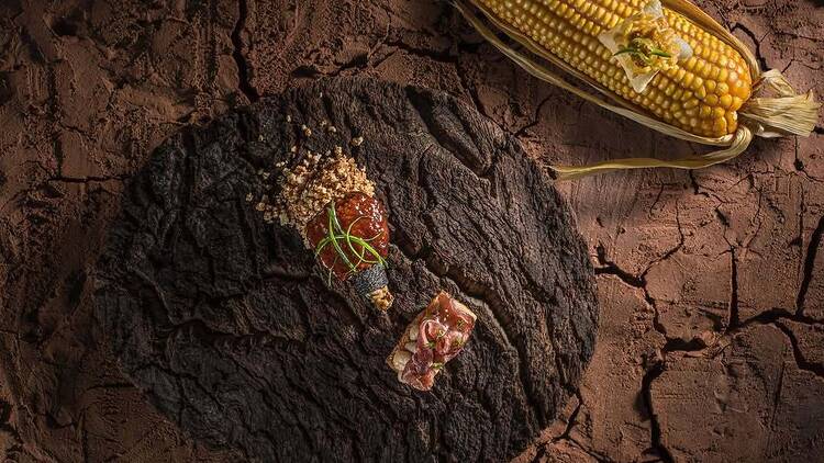 D.O.M.: bolo de rolo, bolo de noiva e Souza Leão trazem delícias como goiaba, queijo, mandioca, umbu e um toque especial de capim limão, que é a surpresa final e também assinatura do chef