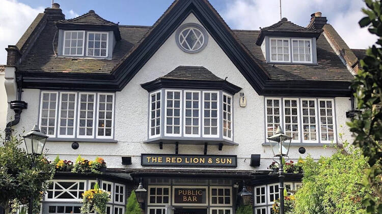 Red Lion & Sun