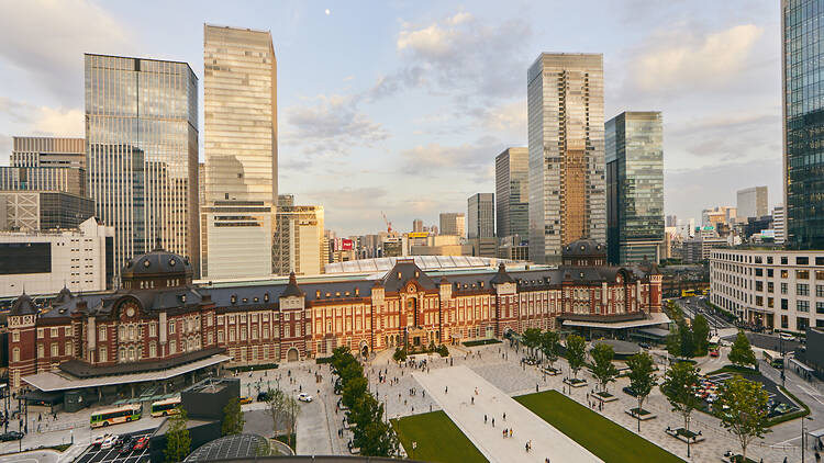 Snap a photo at Marunouchi’s many scenic spots