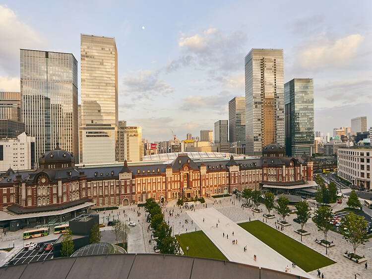 Snap a photo at Marunouchi’s many scenic spots