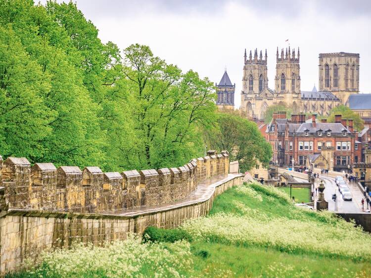 Walk along the York city walls