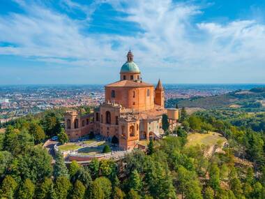 Trek to the Sanctuary of San Luca Trek to the Sanctuary of San Luca