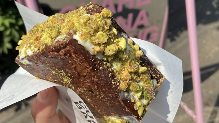 Dubai Ice Cream Sándwich en Cuarentena Bakery