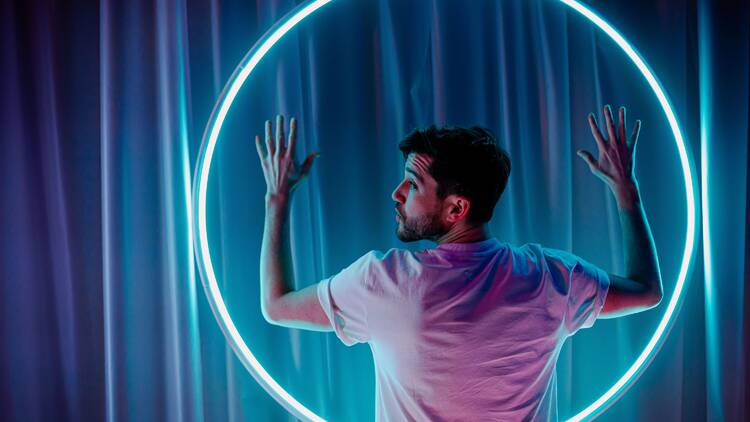Discover new one-man show ‘Get Happy’ at Omnibus Theatre’s 96 Festival