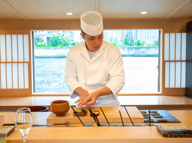 隅田川：屋形船に揺られながら高級寿司を堪能
