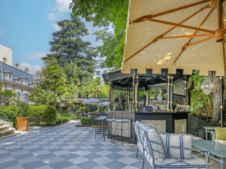 Mesas ocultas: los mejores patios escondidos para comer (y sorprender) en Madrid